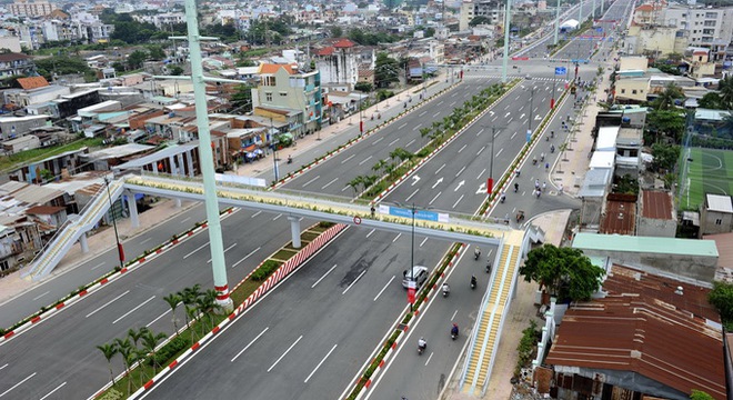 TP.HCM: Đường Phạm Văn Đồng 12 làn xe chính thức thông xe
